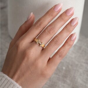 Nude H Women's Ring